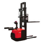 Transpalets apiladores a bateria 1500 Kg Hombre a Bordo